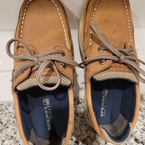 Boys size 3 Sperry shoes